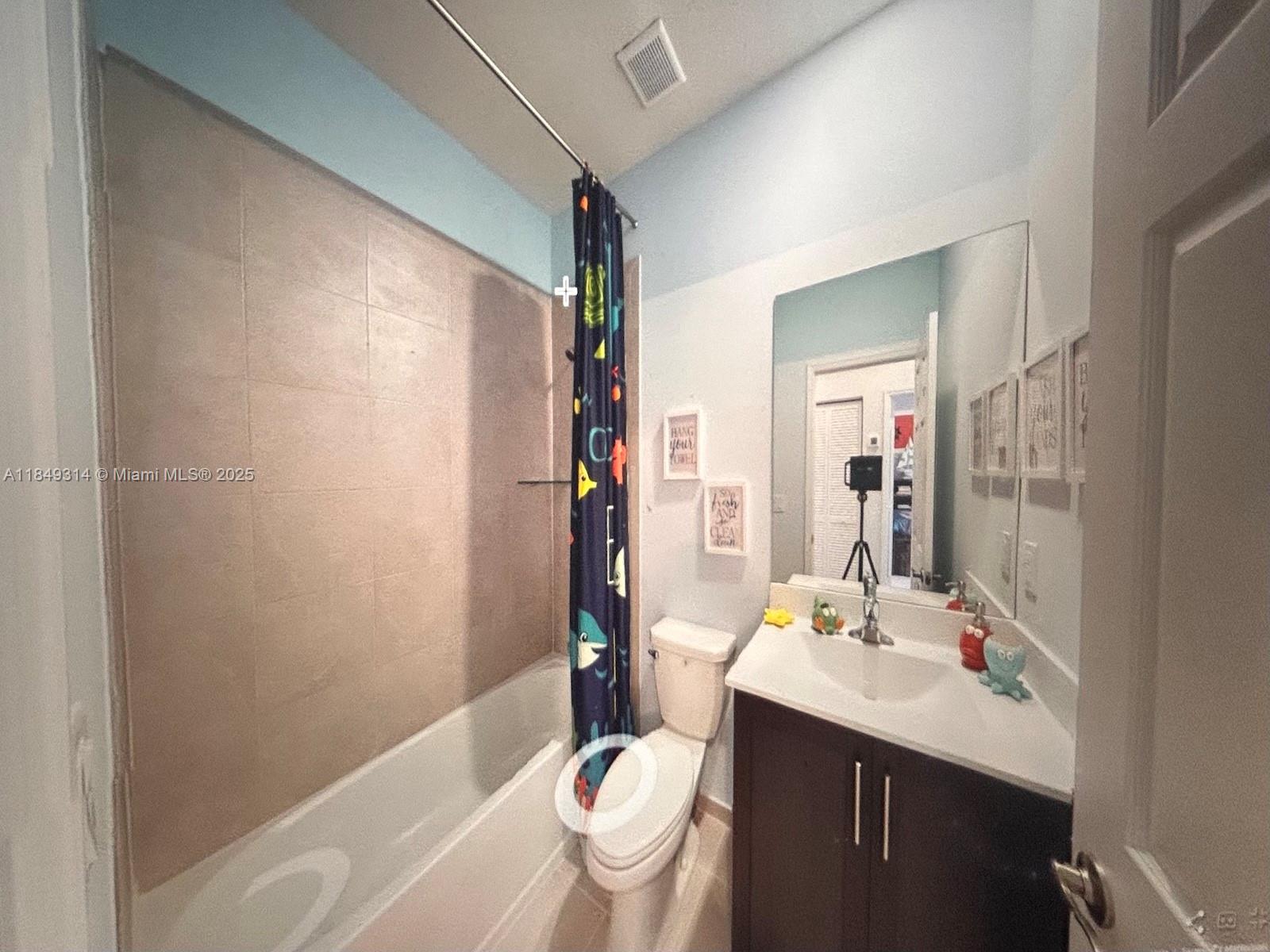 The townhouse is being offered unfurnished. Photos are for illustrative purposes only to help visualize the layout and potential use of the space. Current condition may differ from images shown.
Community Highlights:
Pool, playground, walking trails & more!
Easy access to US-1, Turnpike, schools, shopping & dining
Just minutes from Black Point Marina, Southland Mall, and top schools