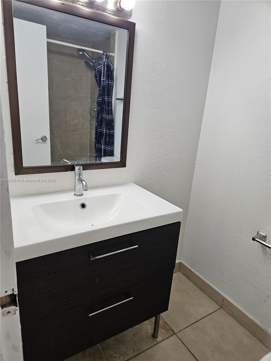 BAYVIEW PALMS CONDO - Residential