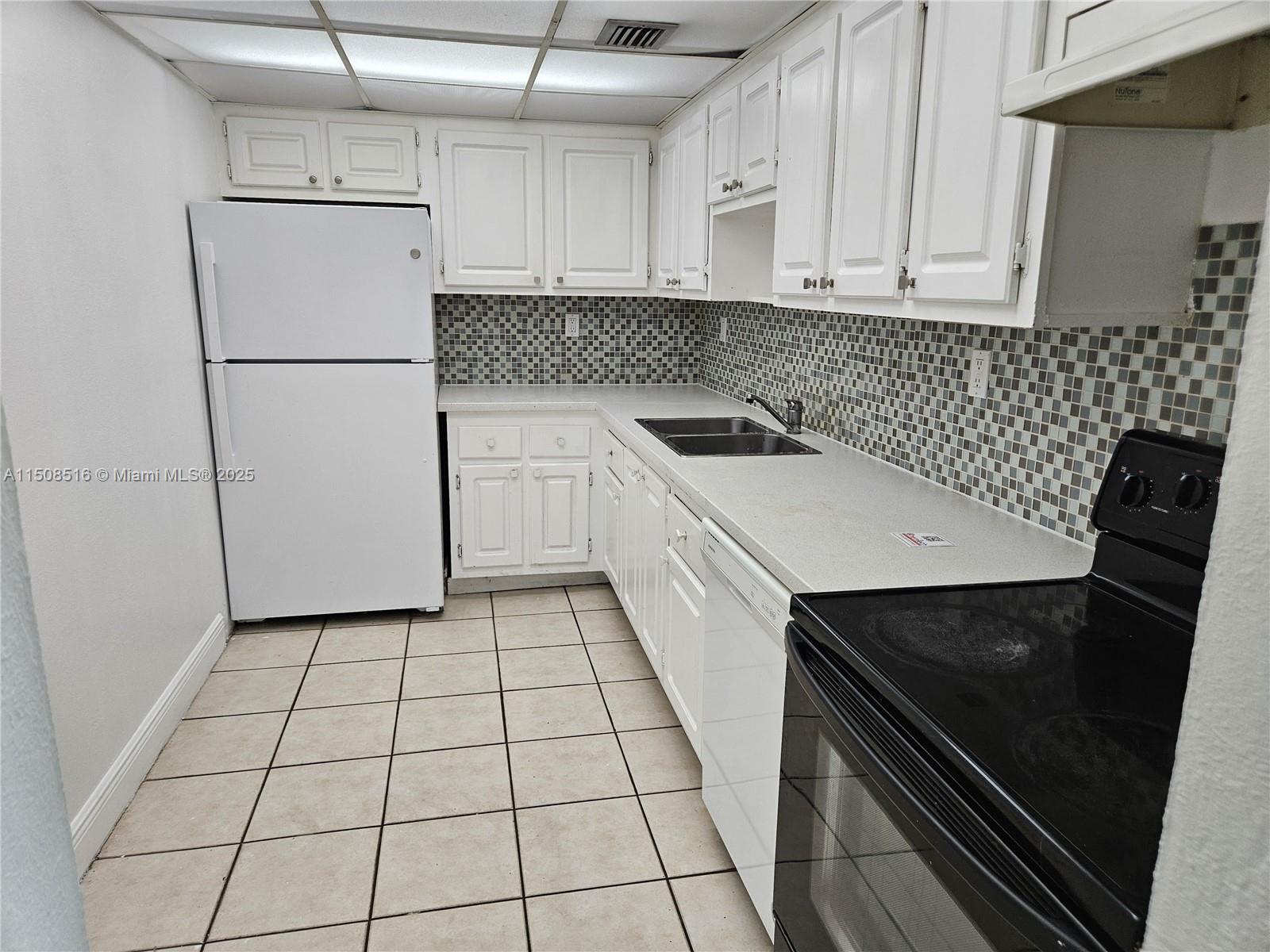 BAYVIEW PALMS CONDO - Residential