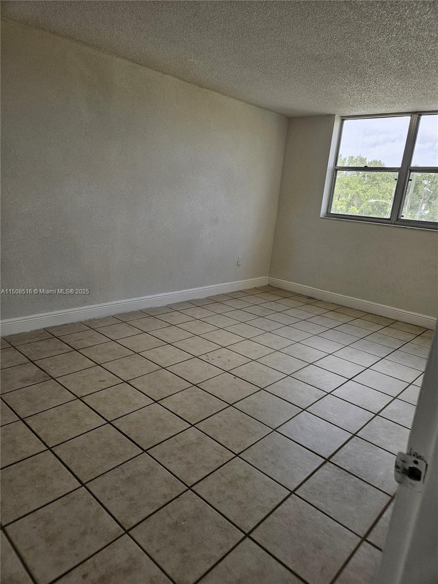 BAYVIEW PALMS CONDO - Residential