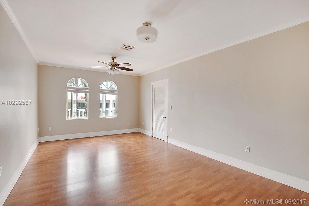 EDGEWATER - Residential Lease