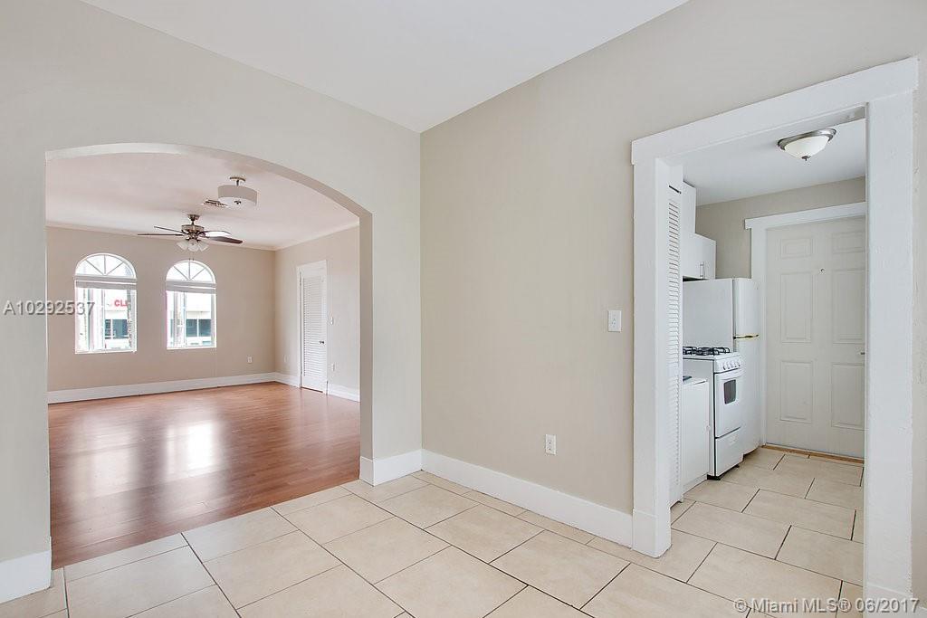 EDGEWATER - Residential Lease