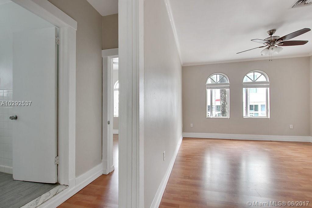 EDGEWATER - Residential Lease