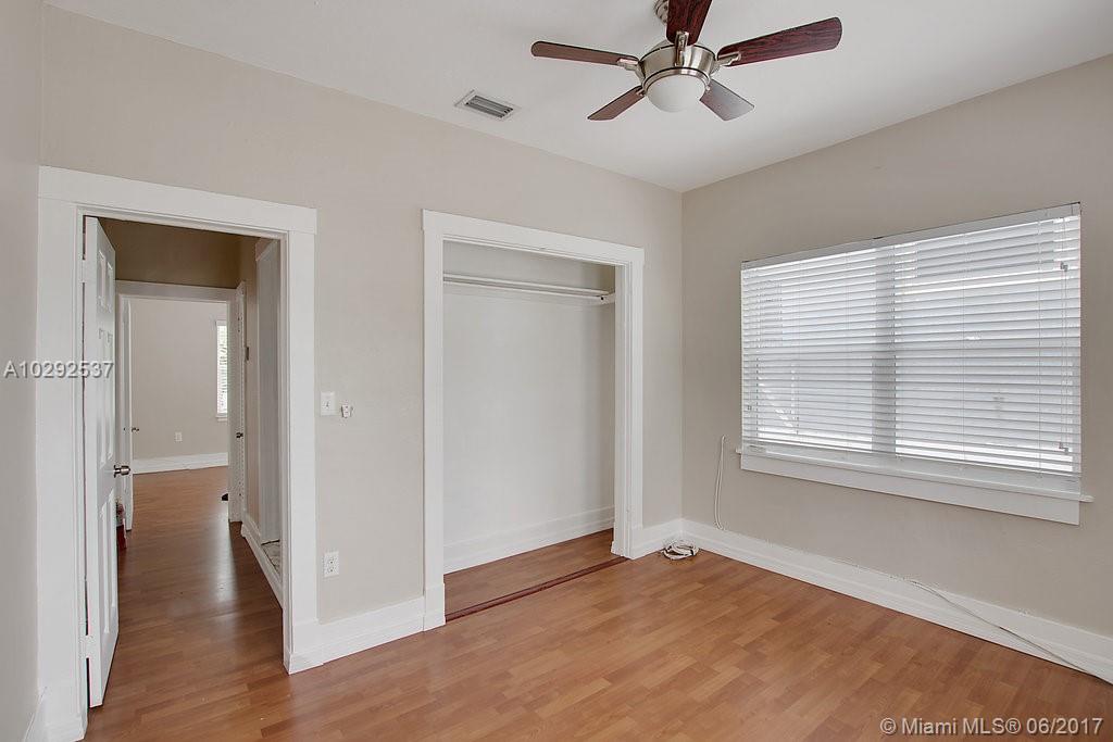 EDGEWATER - Residential Lease