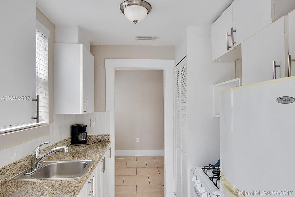 EDGEWATER - Residential Lease