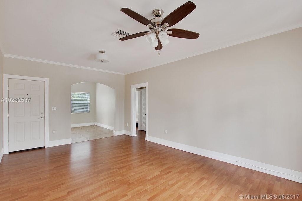 EDGEWATER - Residential Lease