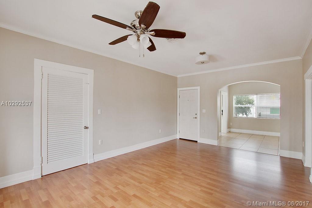 EDGEWATER - Residential Lease