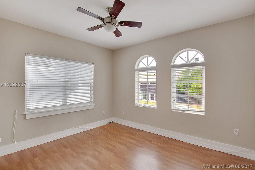 EDGEWATER - Residential Lease