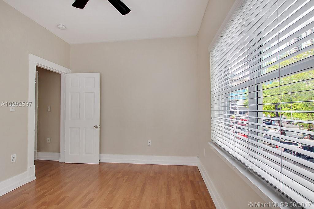 EDGEWATER - Residential Lease