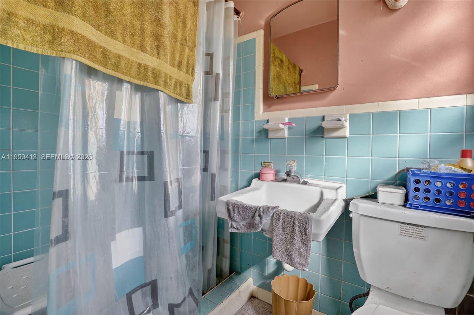 COLONIAL HOMES - Residential