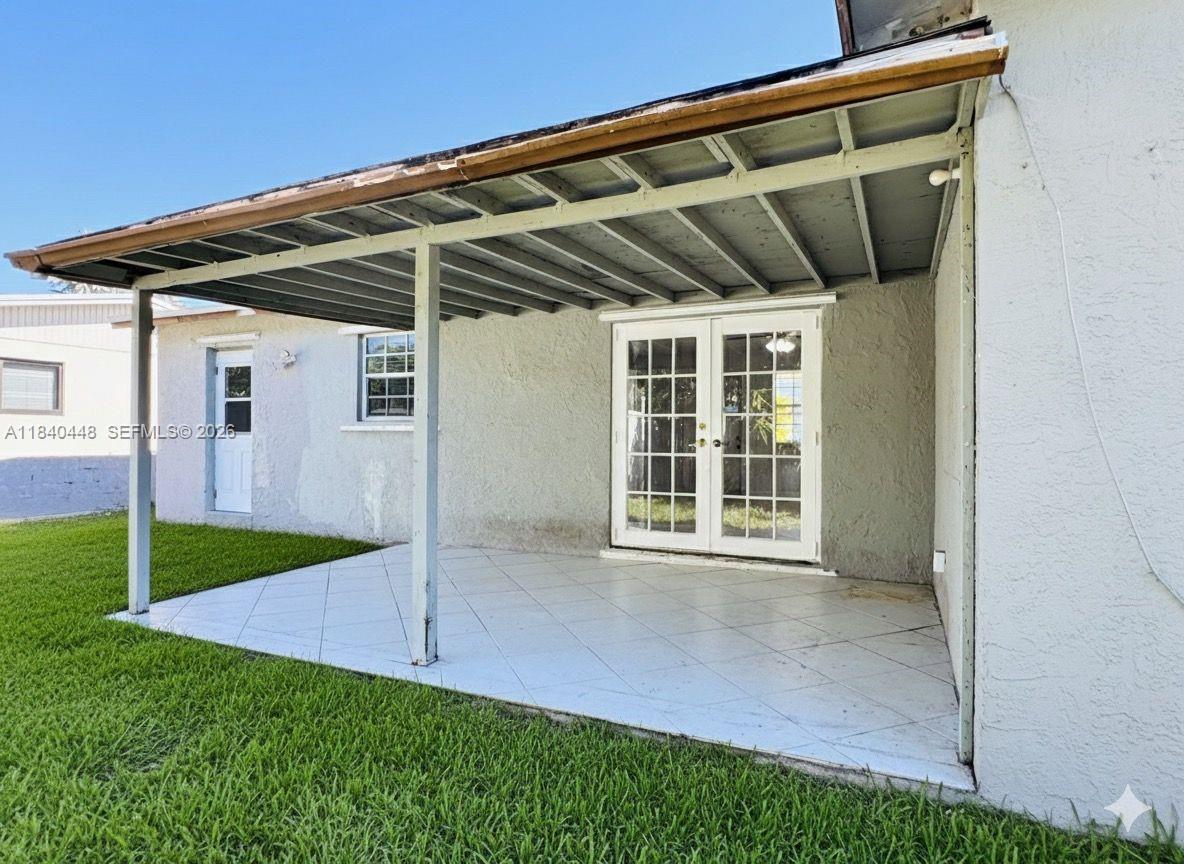 MELROSE MANOR - Residential