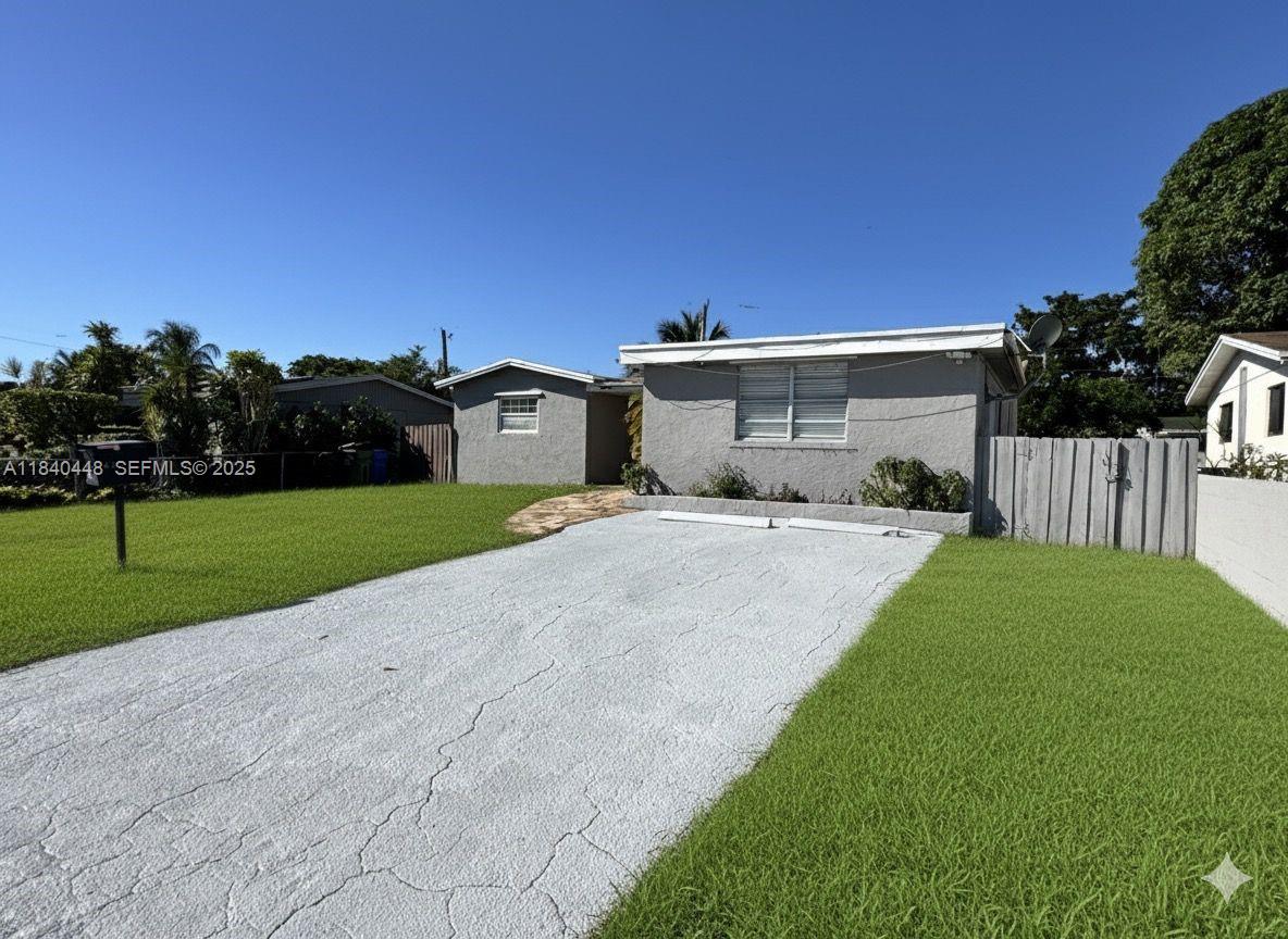 MELROSE MANOR - Residential