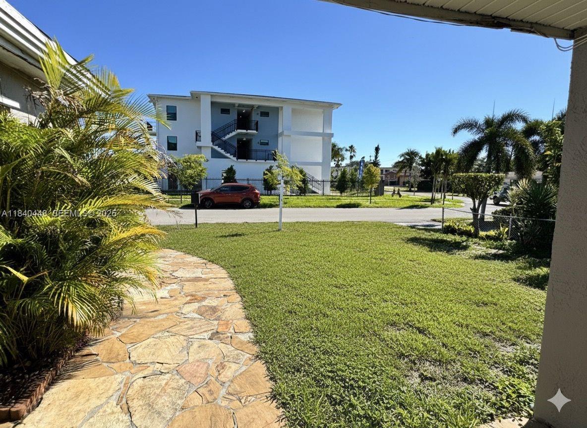 MELROSE MANOR - Residential