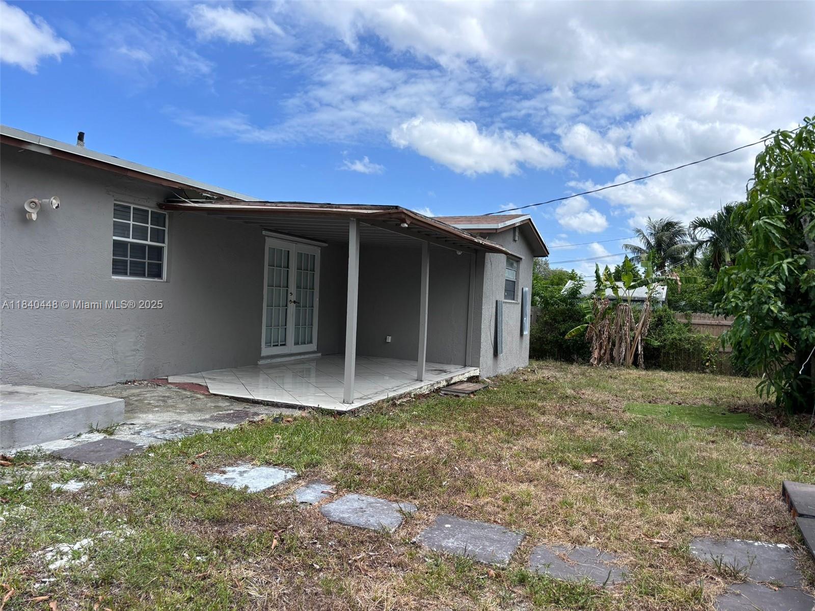 MELROSE MANOR - Residential