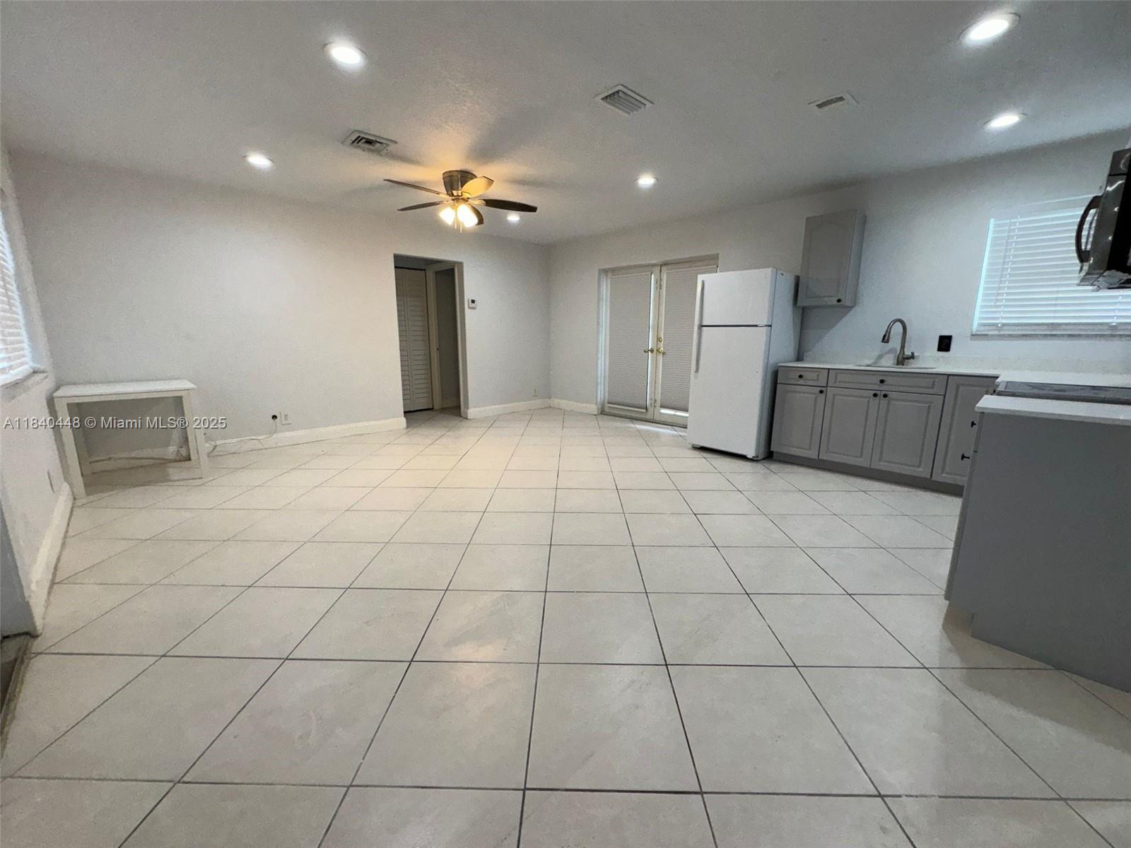 MELROSE MANOR - Residential