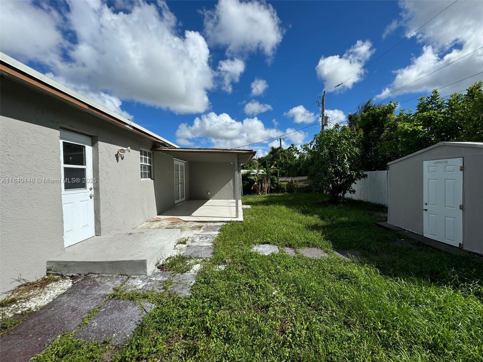 MELROSE MANOR - Residential