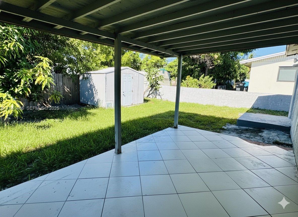 MELROSE MANOR - Residential