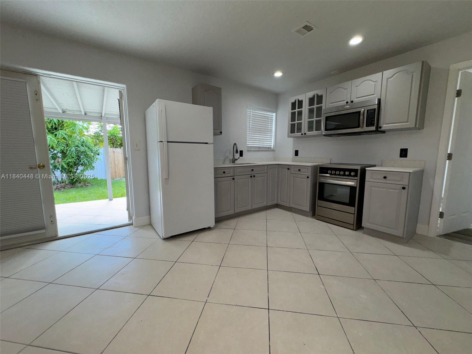 433 SW 28th Ave