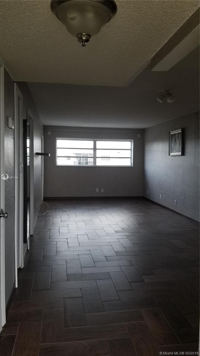 PARKSIDE TOWERS CONDO - Residential Lease