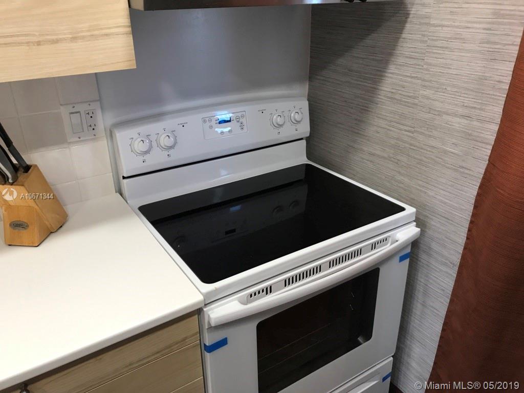 PARKSIDE TOWERS CONDO - Residential Lease