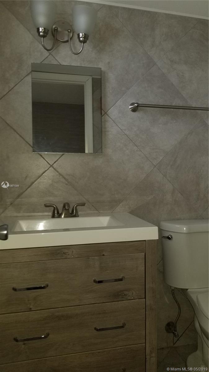 PARKSIDE TOWERS CONDO - Residential Lease