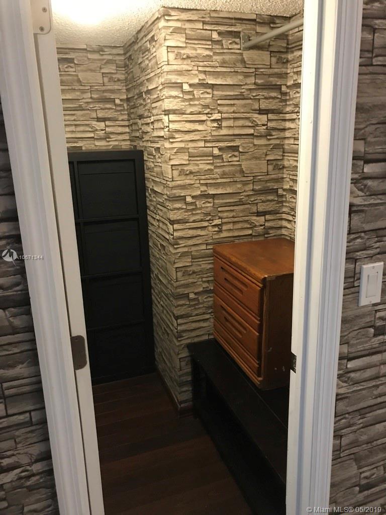 PARKSIDE TOWERS CONDO - Residential Lease
