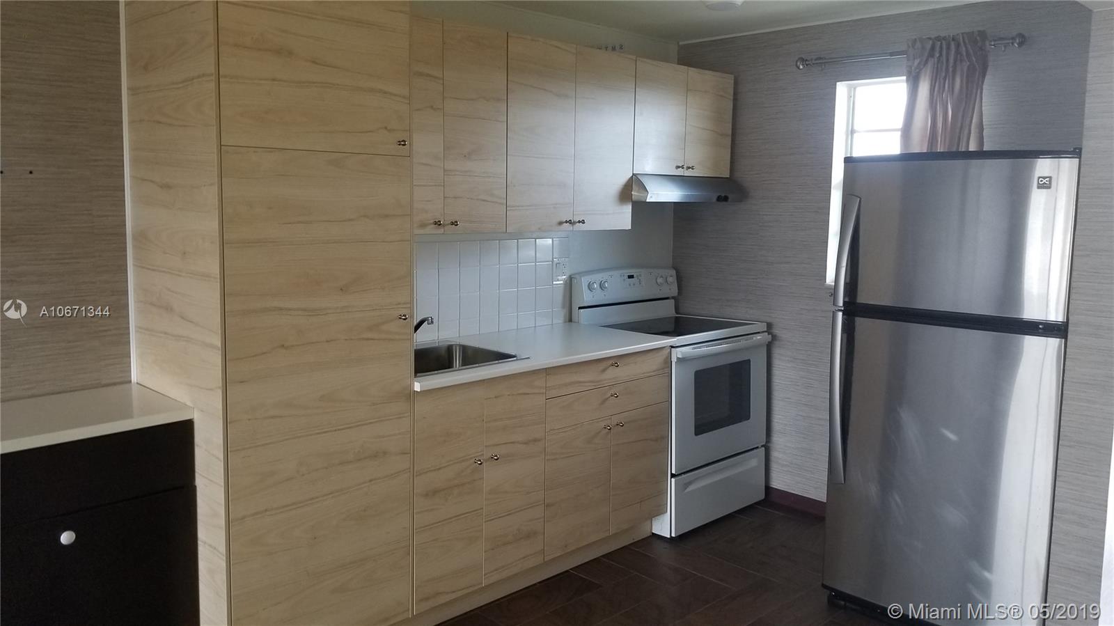 PARKSIDE TOWERS CONDO - Residential Lease