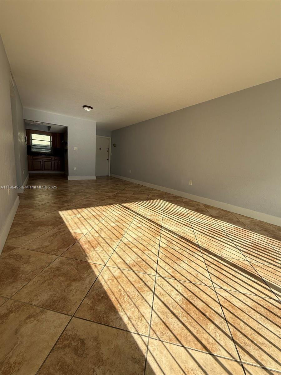 VILLAGE AT DADELAND CONDO - Residential Lease