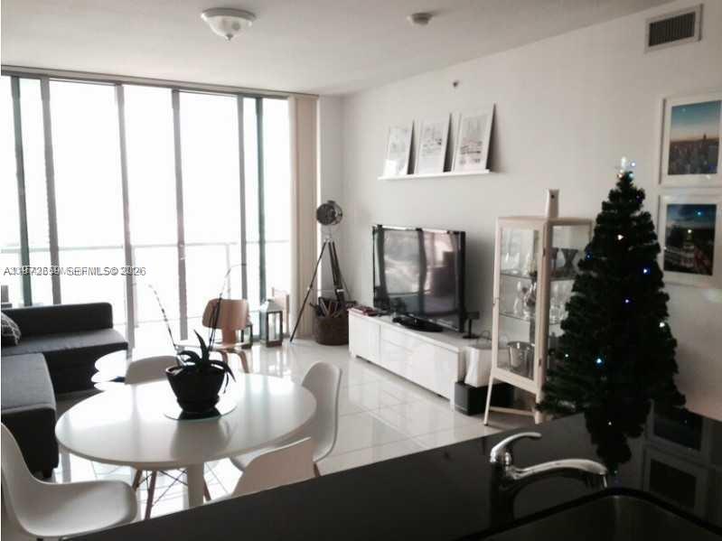 1111 SW 1st Ave 3724-N