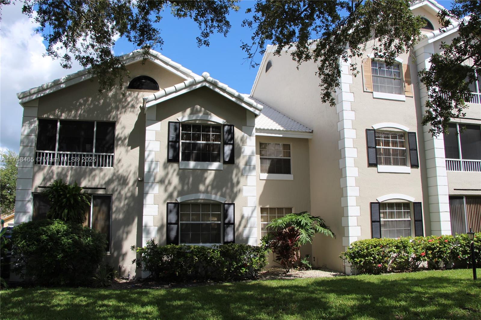 Photo 1 of 2890 N Oakland Forest Dr 307, Oakland Park, Florida, $1,775, Web #: 11758465