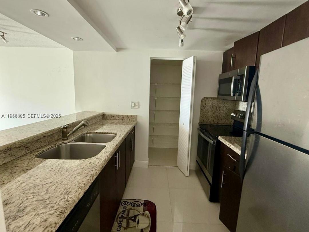 850 N Miami Ave W-2105