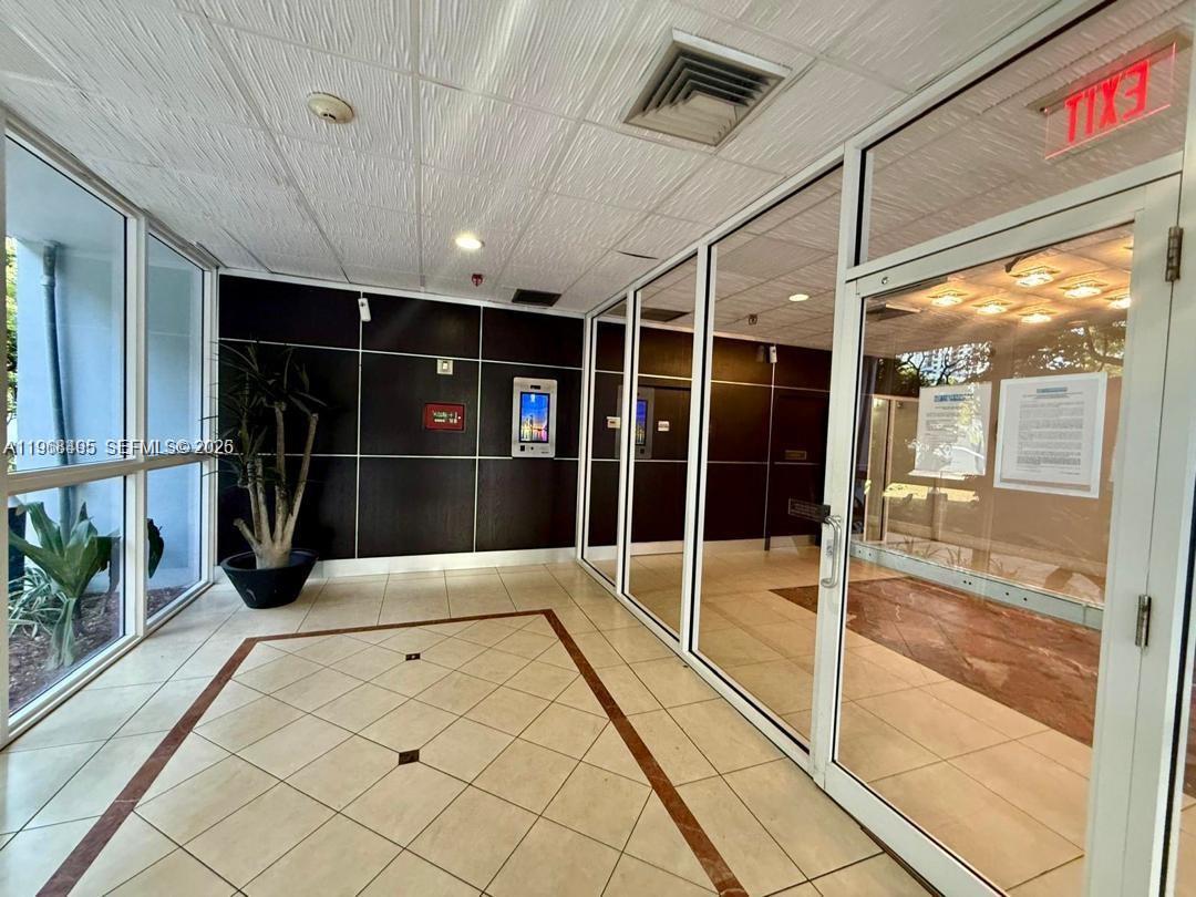 MADISON DOWNTOWN CONDO - Residential Lease
