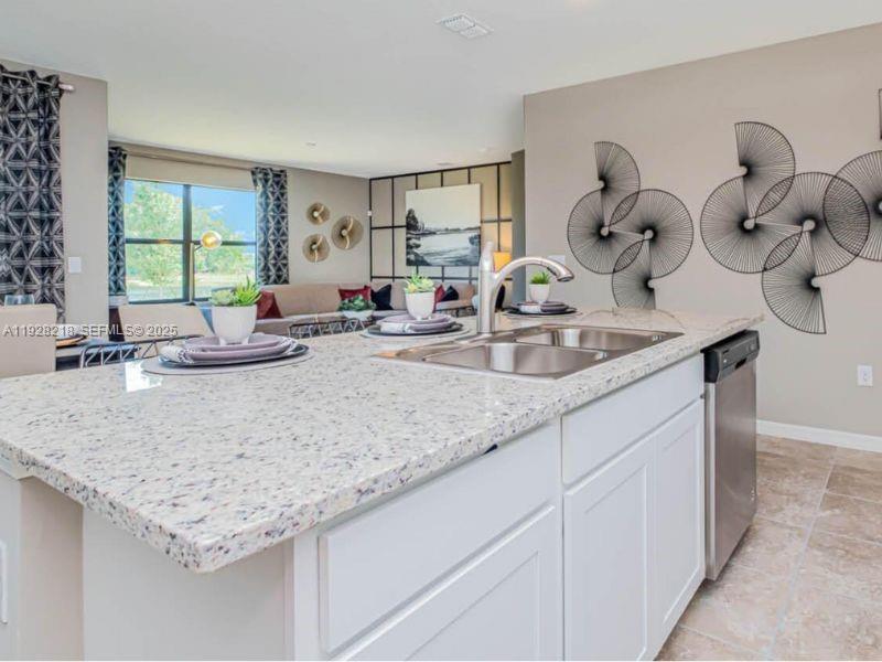 9521 Silver Sands Ln, Fort Pierce, FL, 34945/$399,000 3 9521 Silver Sands Ln