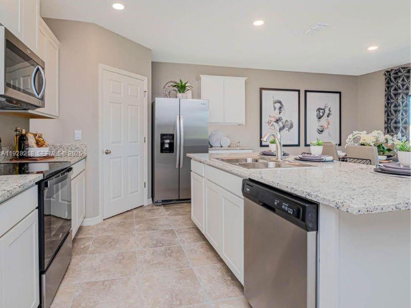 9521 Silver Sands Ln, Fort Pierce, FL, 34945/$399,000 2 9521 Silver Sands Ln