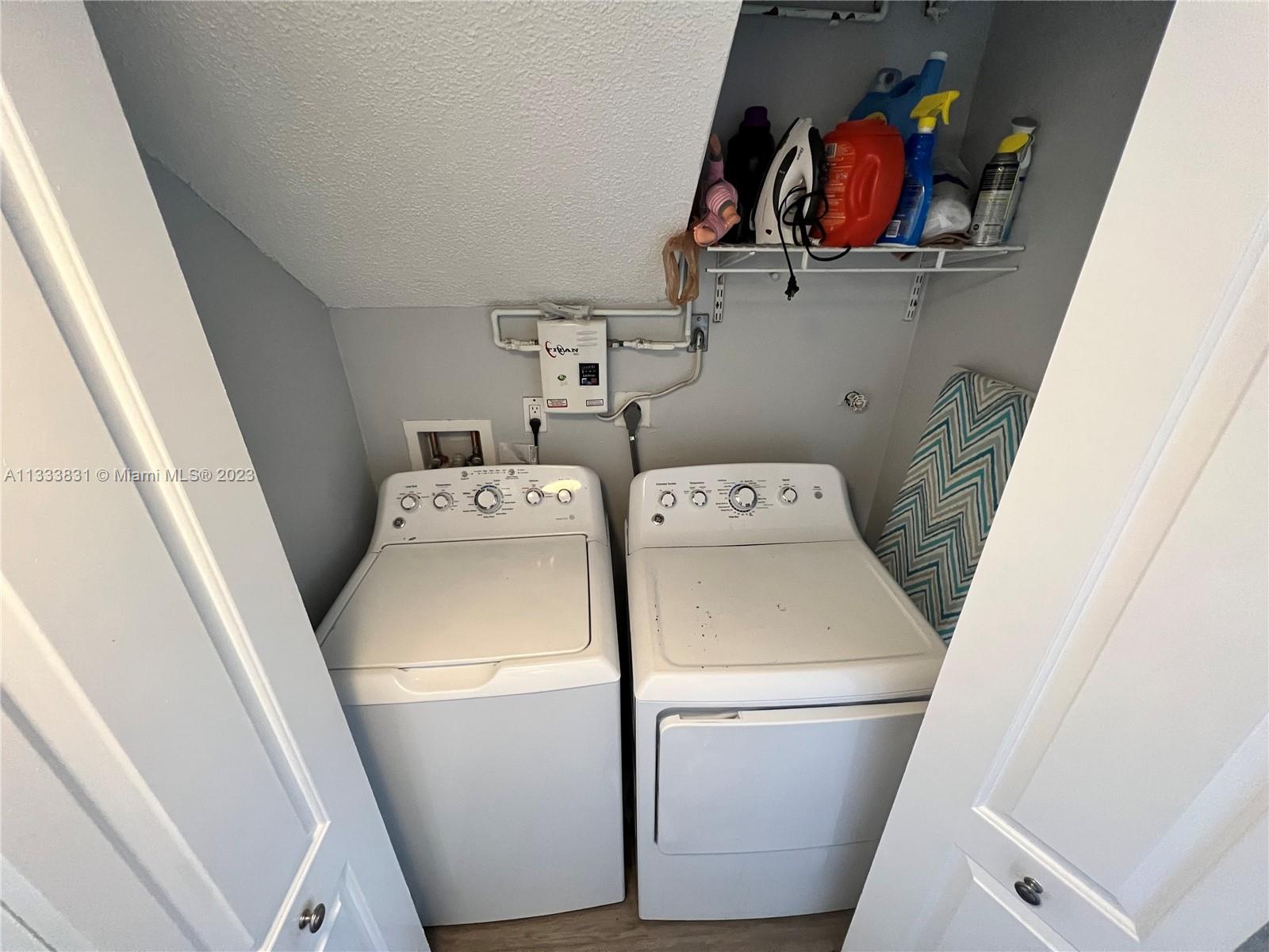 VILLA VENEZIA CONDO PH VI - Residential Lease