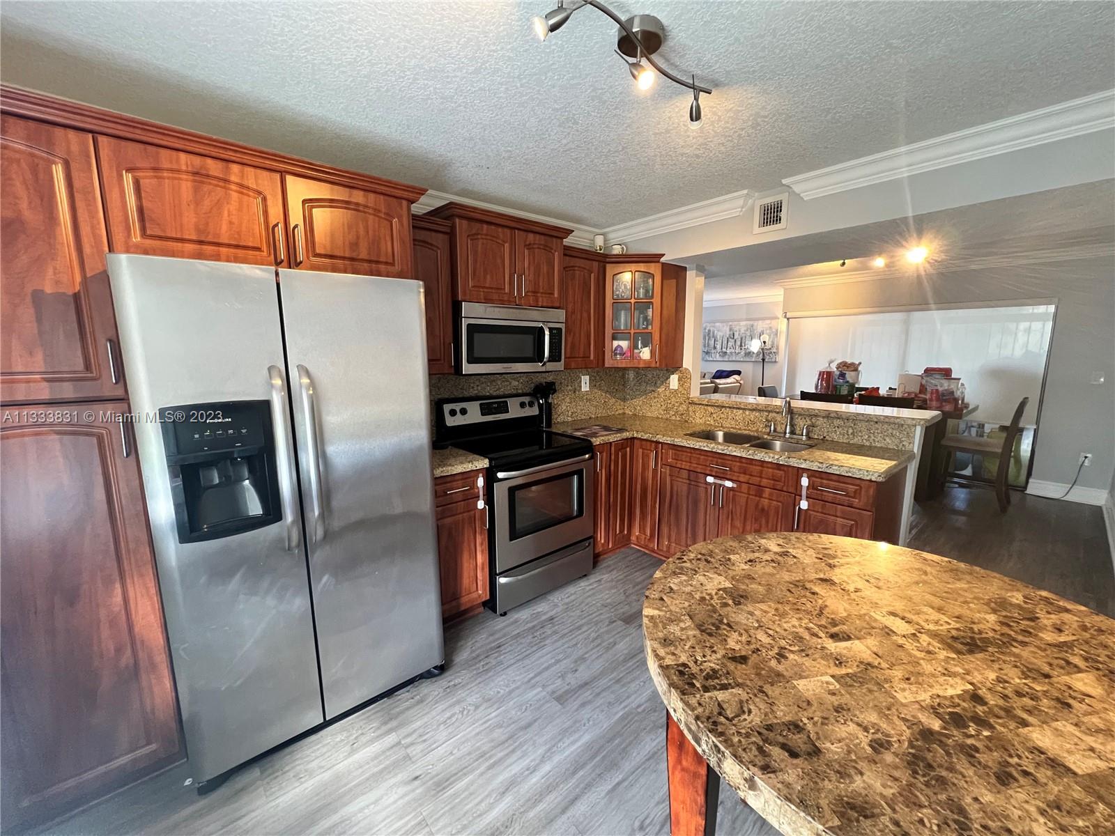 VILLA VENEZIA CONDO PH VI - Residential Lease