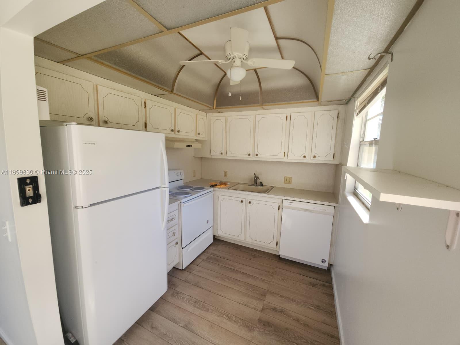MANSFIELD AT CENTURY VILL - Residential Lease