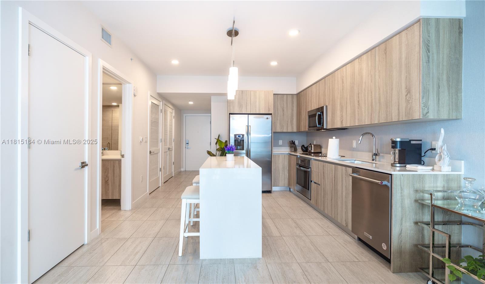 QUADRO CONDO - Residential Lease