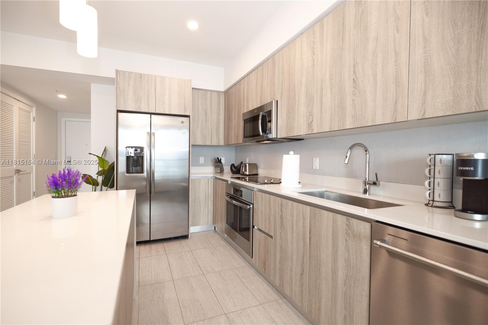 QUADRO CONDO - Residential Lease