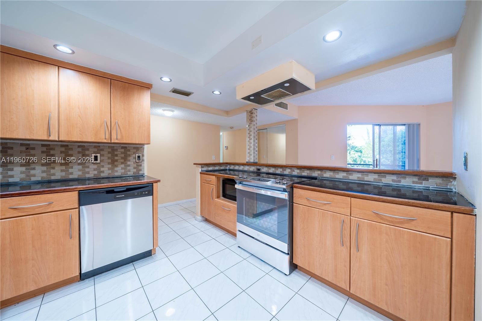 SPARROWS WALK CONDO - Residential Lease