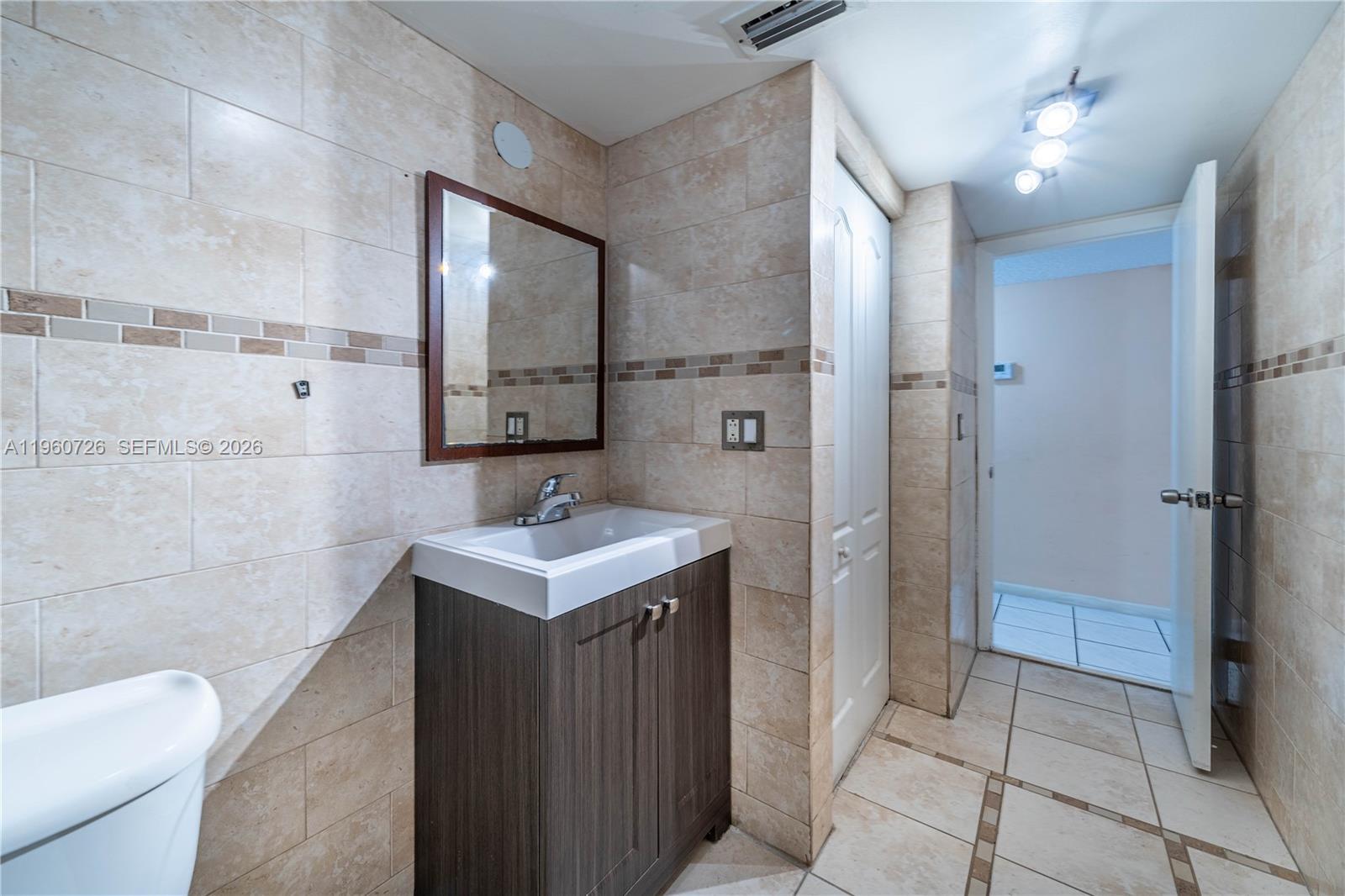 SPARROWS WALK CONDO - Residential Lease