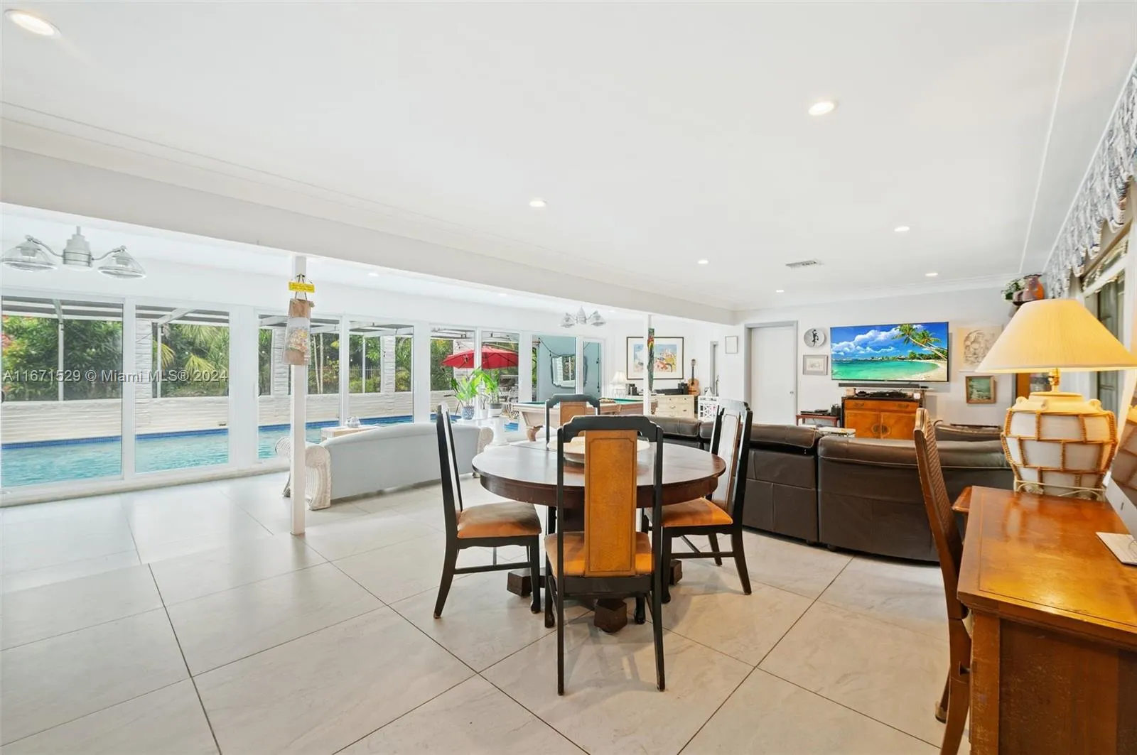 Coral Gables, Florida 33134, United States, 4 Bedrooms Bedrooms, ,4 BathroomsBathrooms,Residential,Active,39600