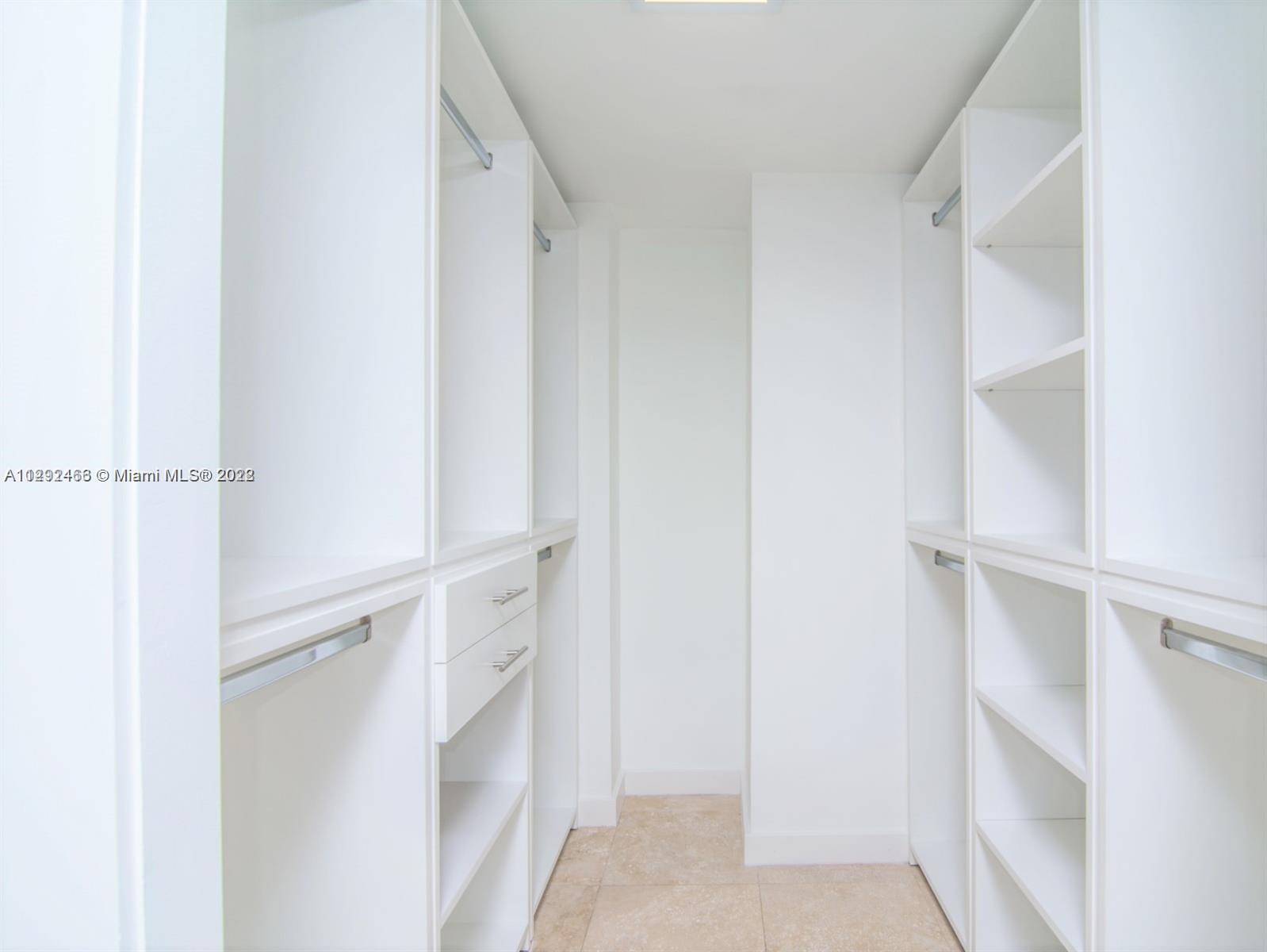 BRAVURA I CONDO - Residential