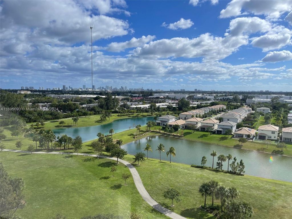 Photo of Hollywood, FL 33021 (MLS # A11695090)