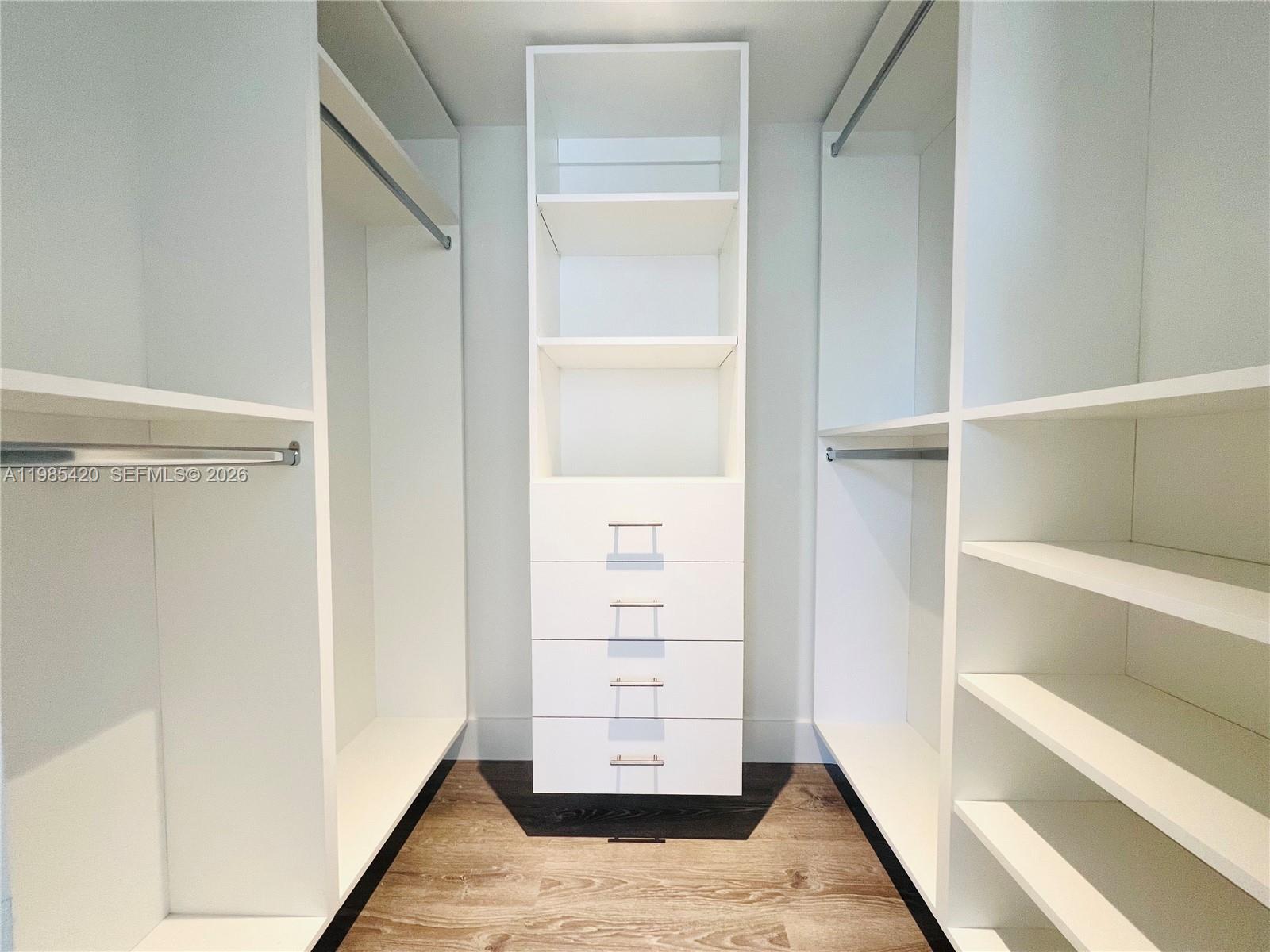 LASER CONDO - Residential