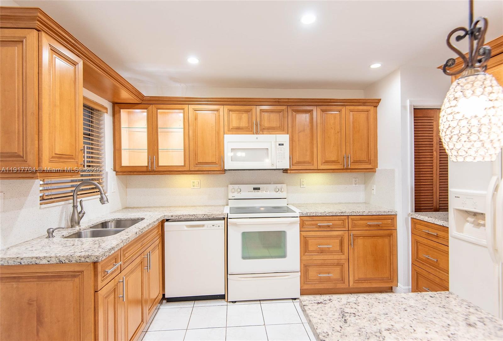 STARLITE GARDENS - Residential Income