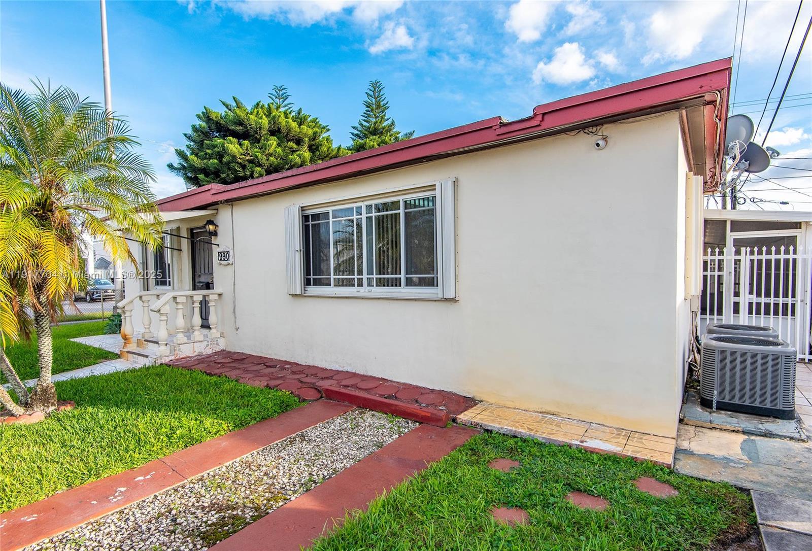 STARLITE GARDENS - Residential Income