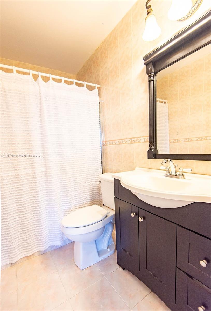 STARLITE GARDENS - Residential Income