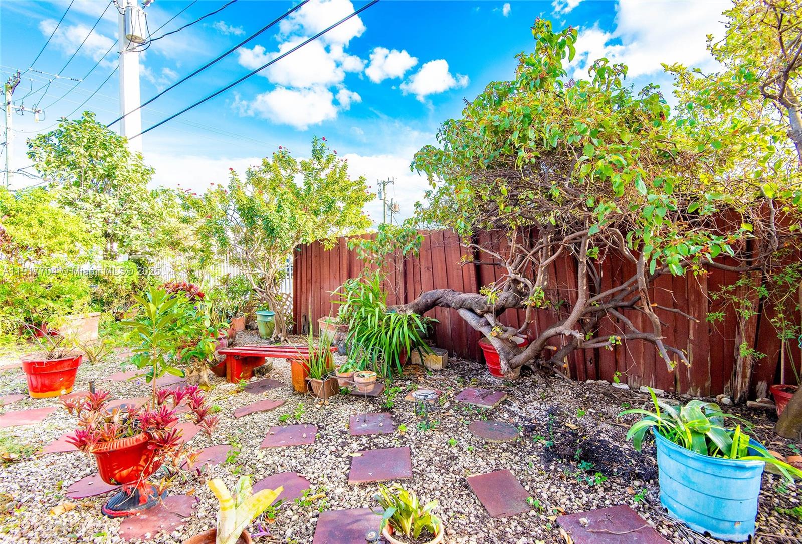 STARLITE GARDENS - Residential Income