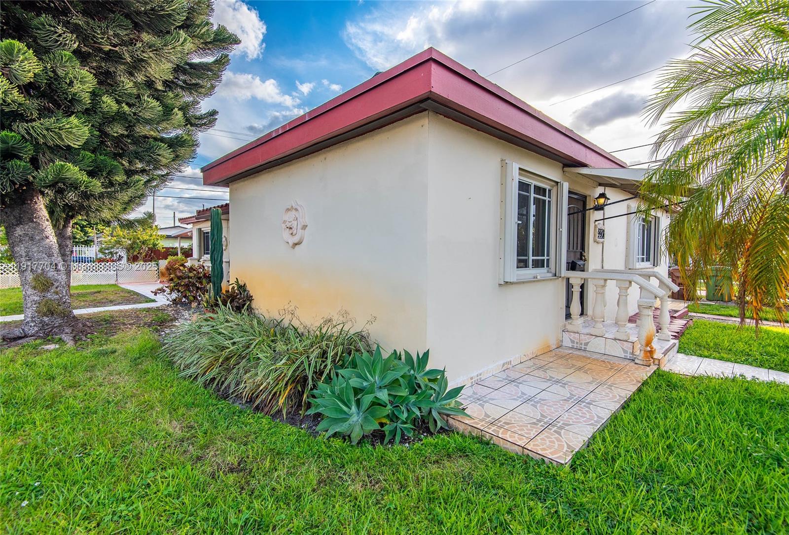 STARLITE GARDENS - Residential Income